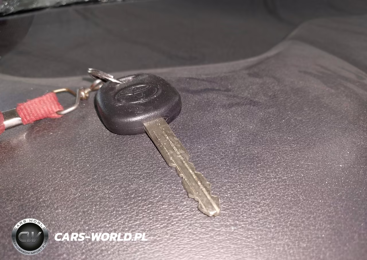 2020 Toyota Corolla L VIN:JTDDPRAEXLJ064203 - 11