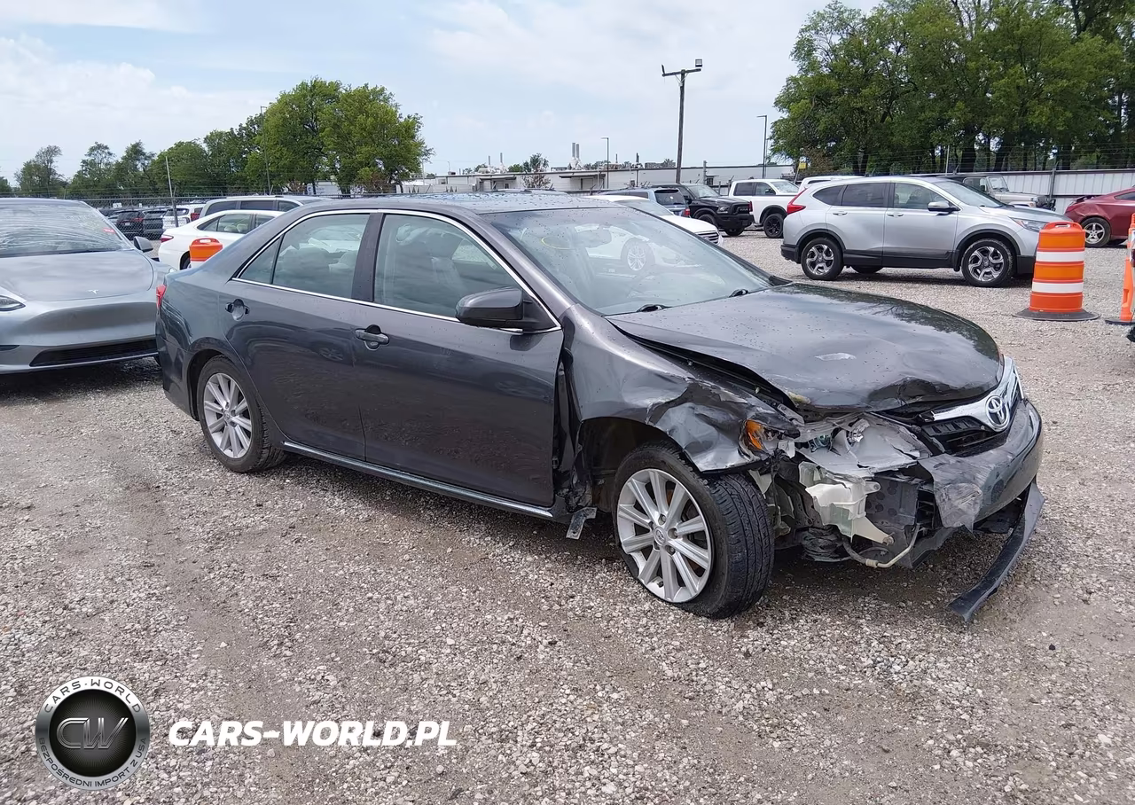2014 Toyota Camry Xle V6 – zdjęcie 1 z 17