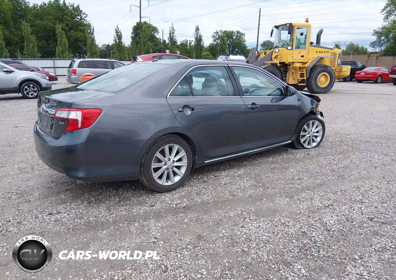 2014 Toyota Camry Xle V6 VIN:4T1BK1FK5EU548234 - 4