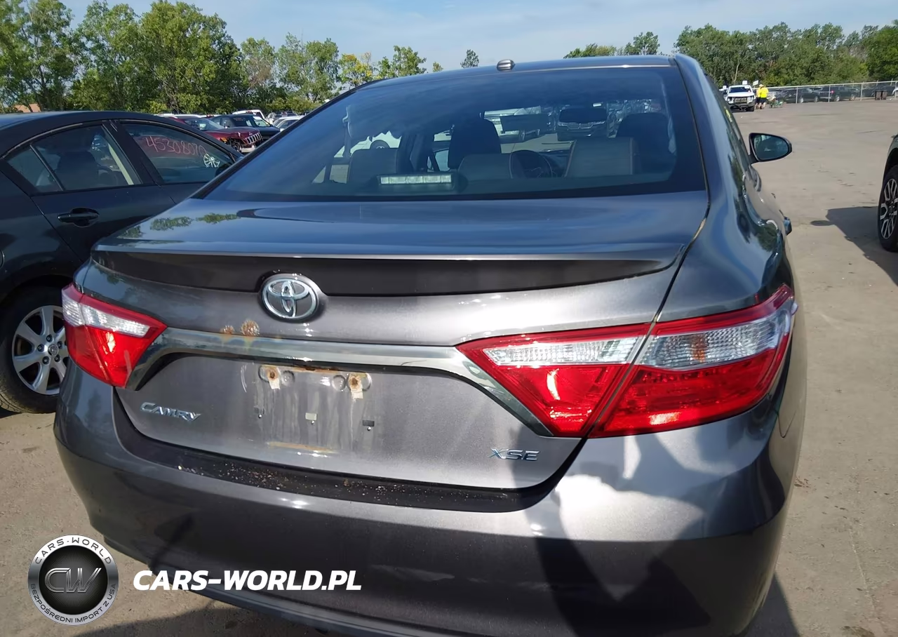 2015 Toyota Camry Xse VIN:4T1BF1FK4FU968816 - 16