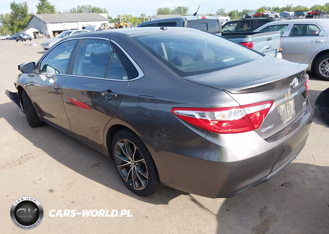 2015 Toyota Camry Xse VIN:4T1BF1FK4FU968816 - 3