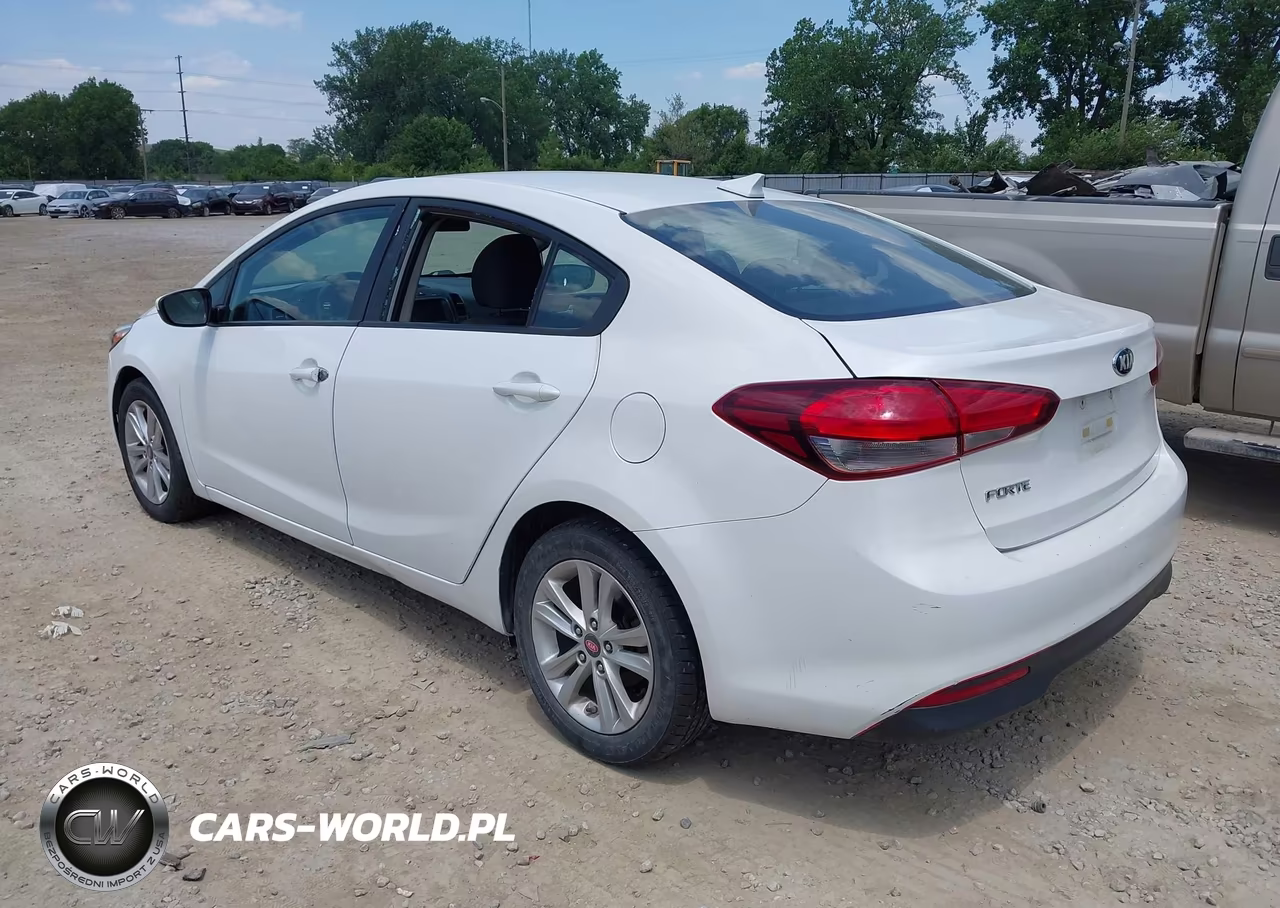 2018 Kia Forte Lx VIN:3KPFL4A77JE275667 - 3