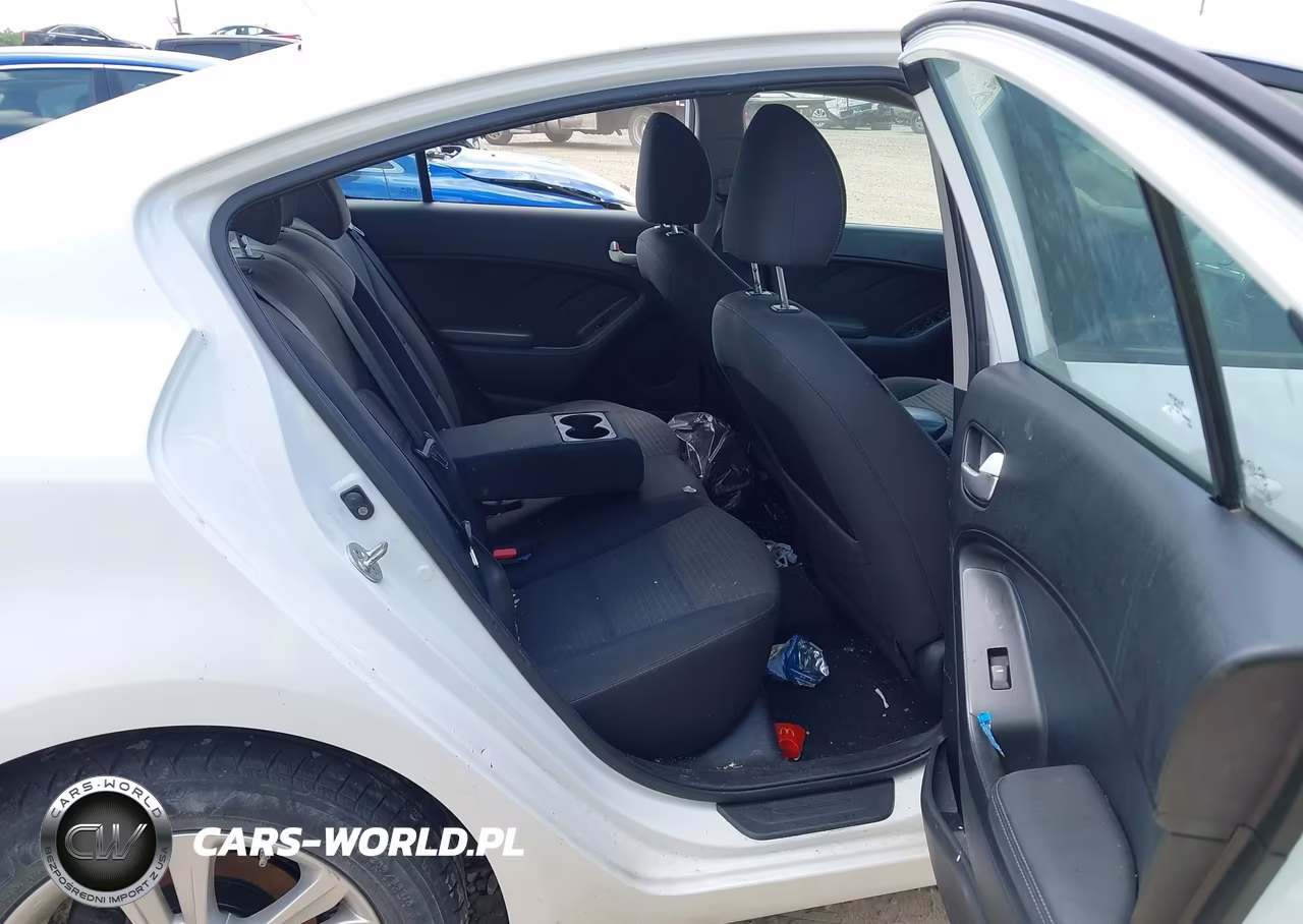 2018 Kia Forte Lx VIN:3KPFL4A77JE275667 - 8