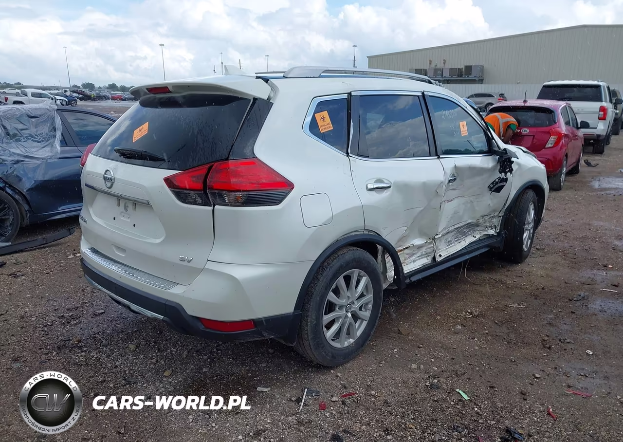 2017 Nissan Rogue Sv VIN:5N1AT2MT1HC882541 - 4