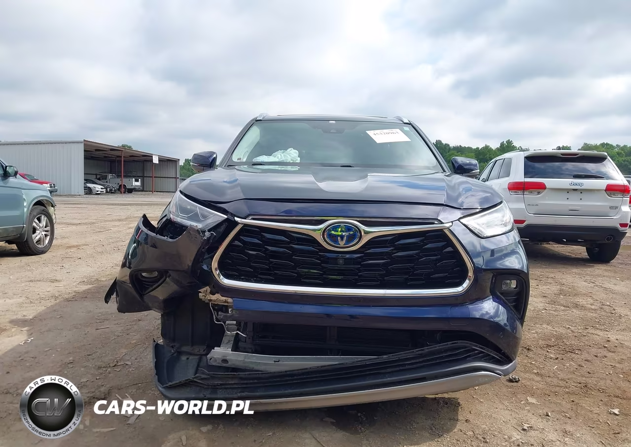 2022 Toyota Highlander Hybrid Platinum VIN:5TDEBRCH7NS088099 - 12
