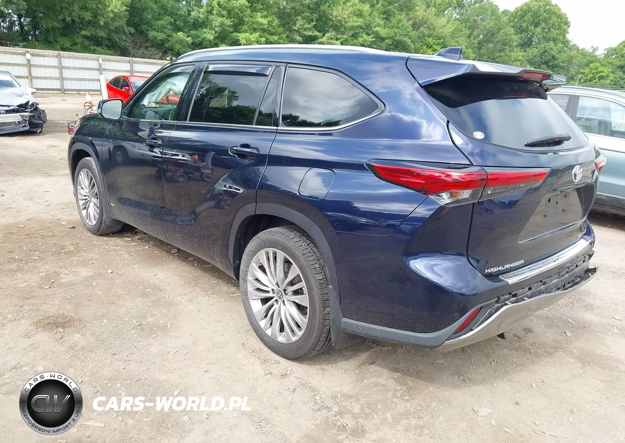 2022 Toyota Highlander Hybrid Platinum VIN:5TDEBRCH7NS088099 - 3