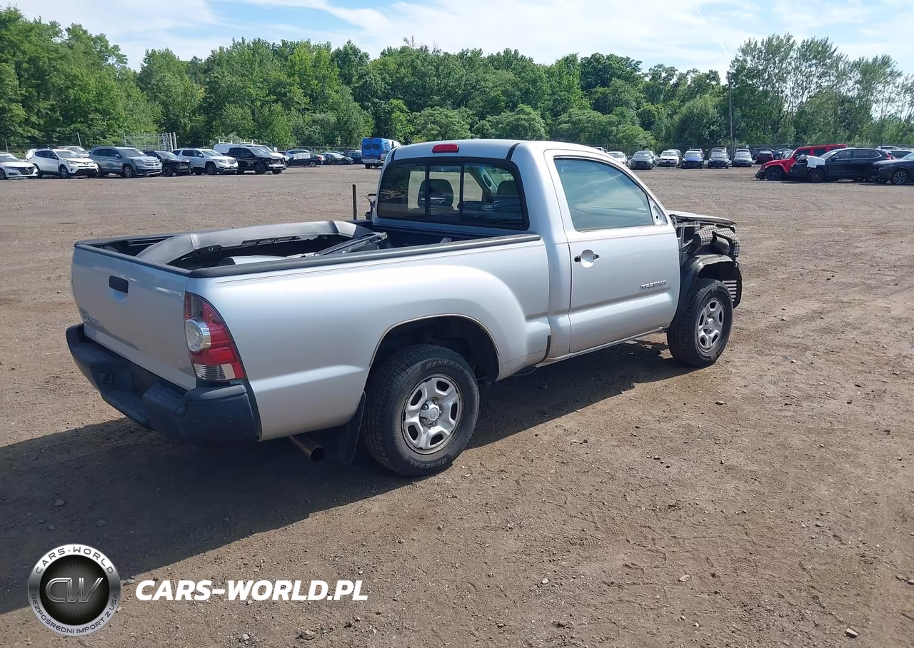 2010 Toyota Tacoma VIN:5TENX4CN5AZ700646 - 4