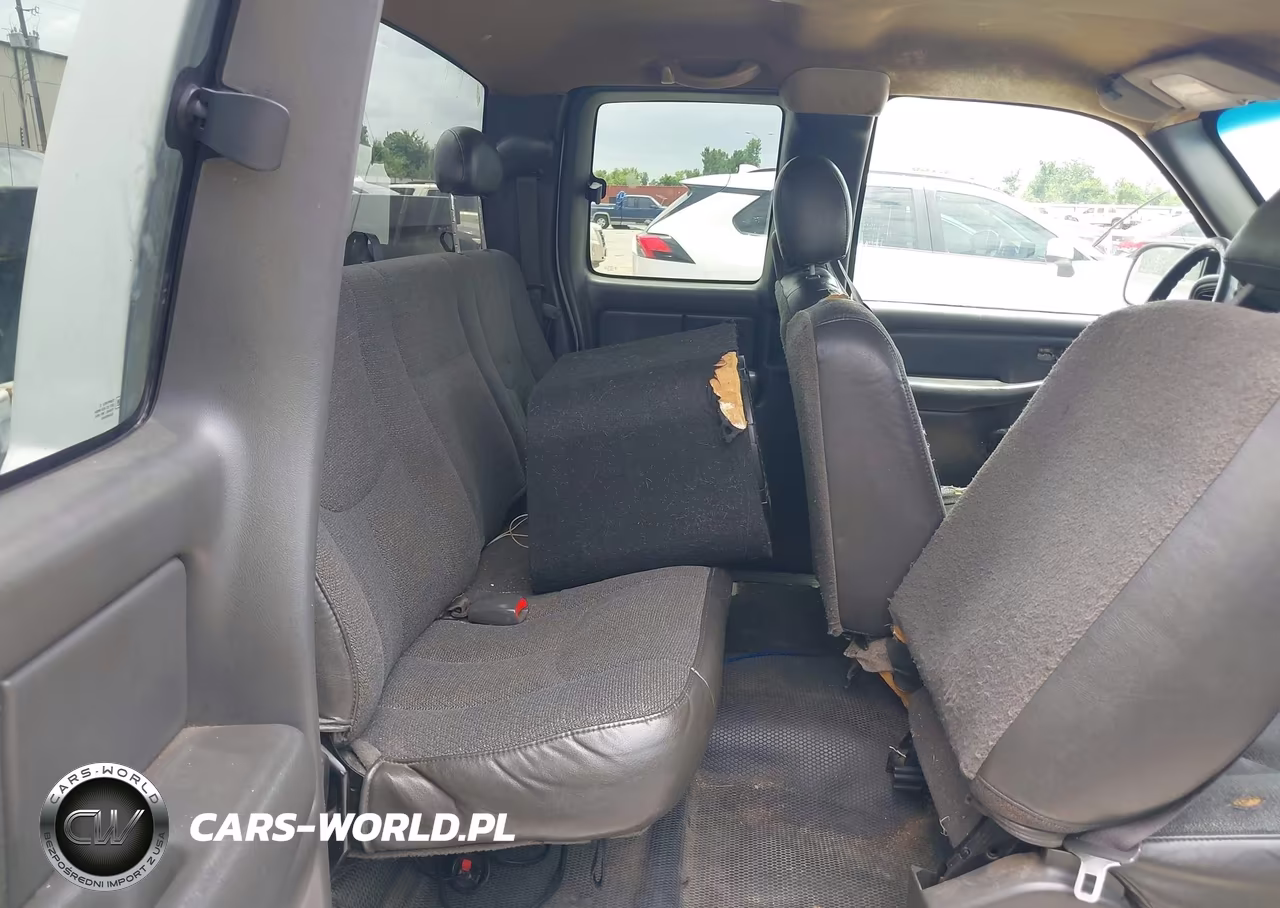 2003 Chevrolet Silverado 1500 Work Truck VIN:2GCEC19X631366198 - 8