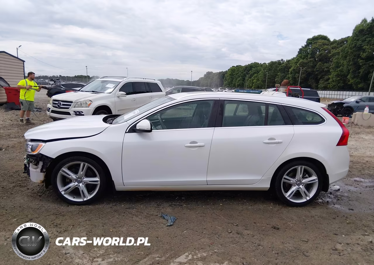2016 Volvo V60 T5 Platinum VIN:YV1612SM9G1311847 - 15