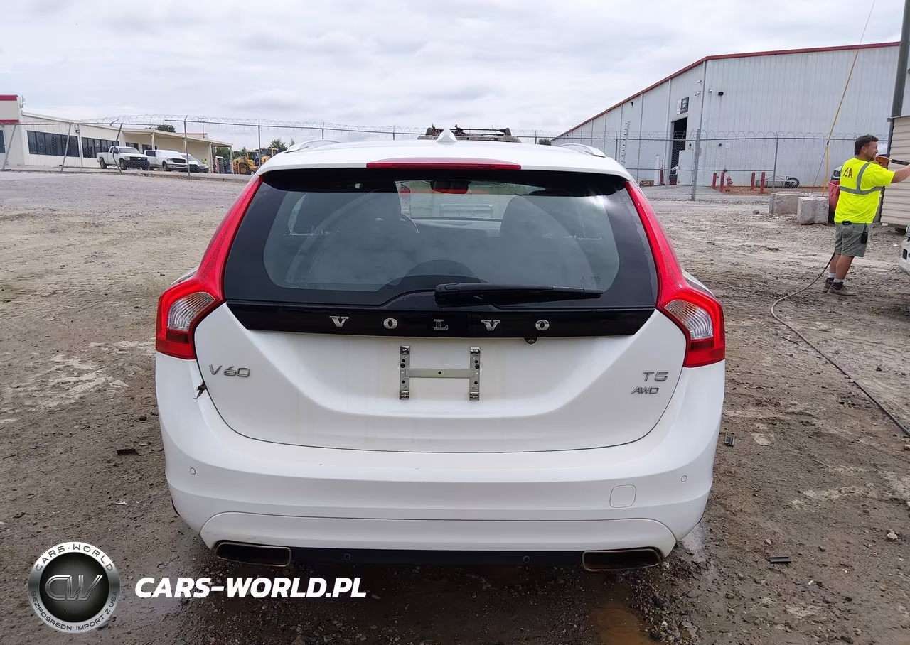 2016 Volvo V60 T5 Platinum VIN:YV1612SM9G1311847 - 17