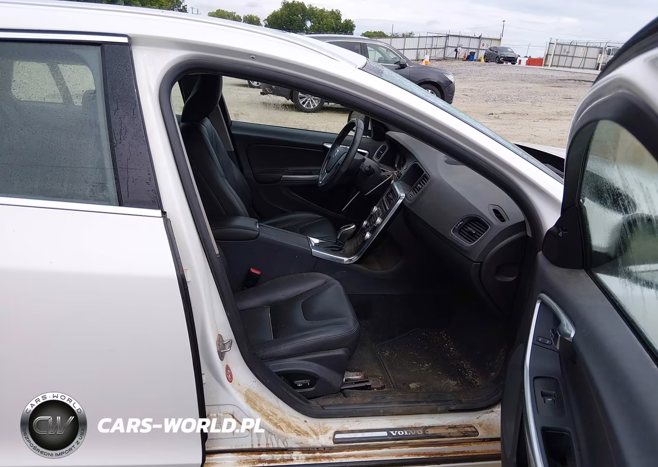 2016 Volvo V60 T5 Platinum VIN:YV1612SM9G1311847 - 5