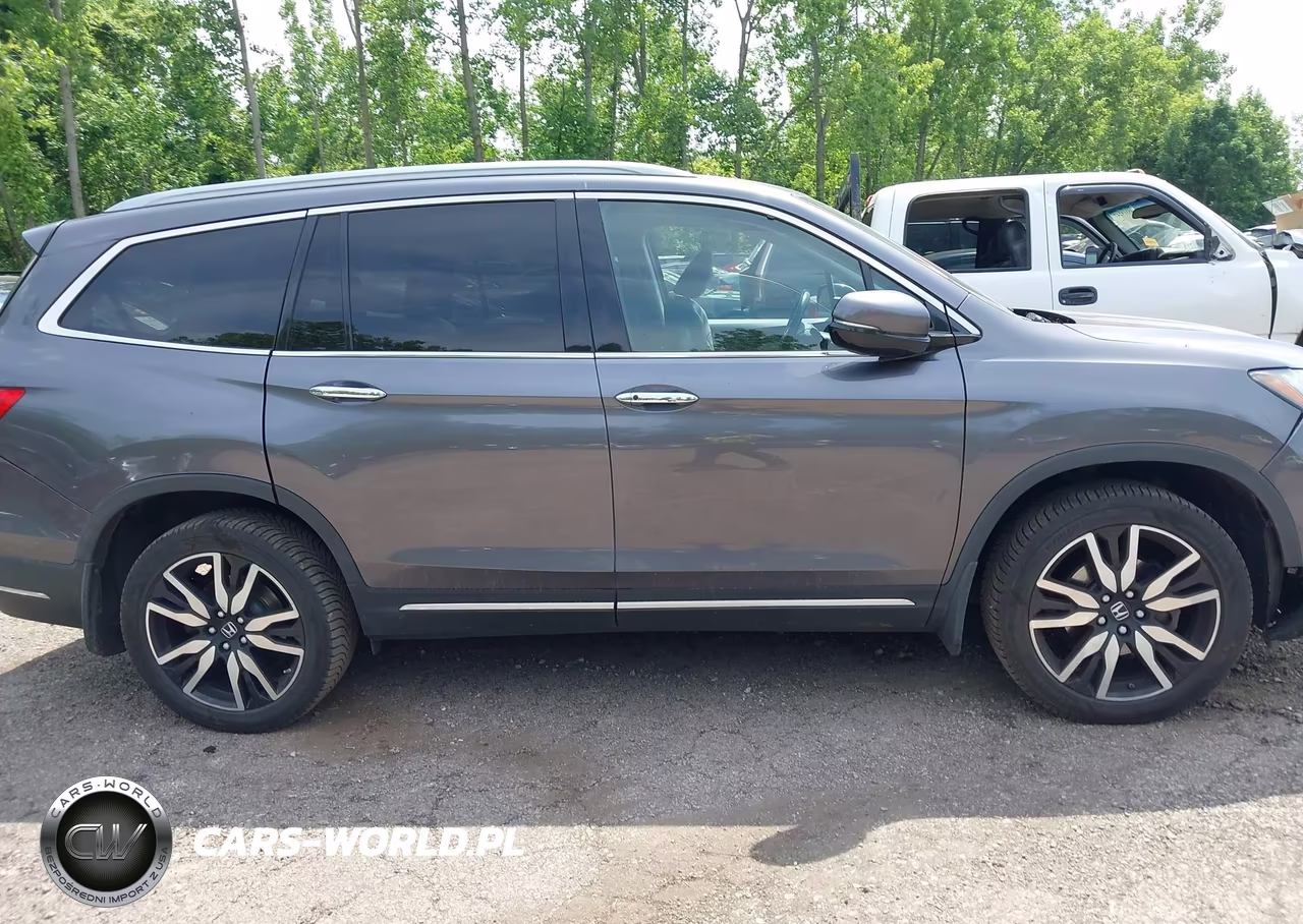 2019 Honda Pilot Elite VIN:5FNYF6H08KB015763 - 13