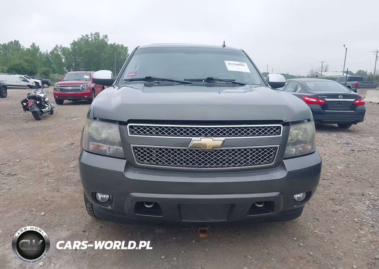 2011 Chevrolet Tahoe Ltz VIN:1GNSKCE03BR172042 - 12