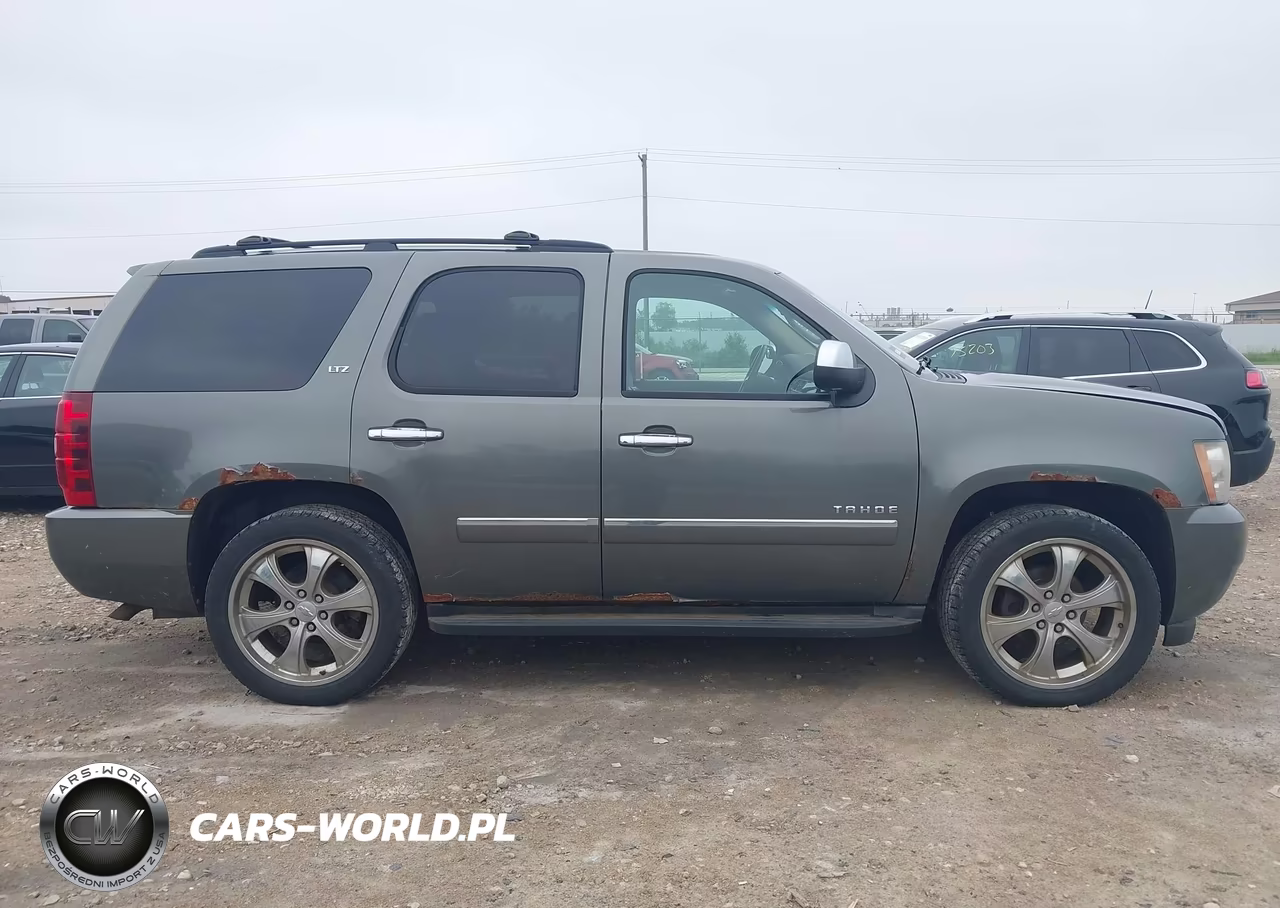 2011 Chevrolet Tahoe Ltz VIN:1GNSKCE03BR172042 - 13