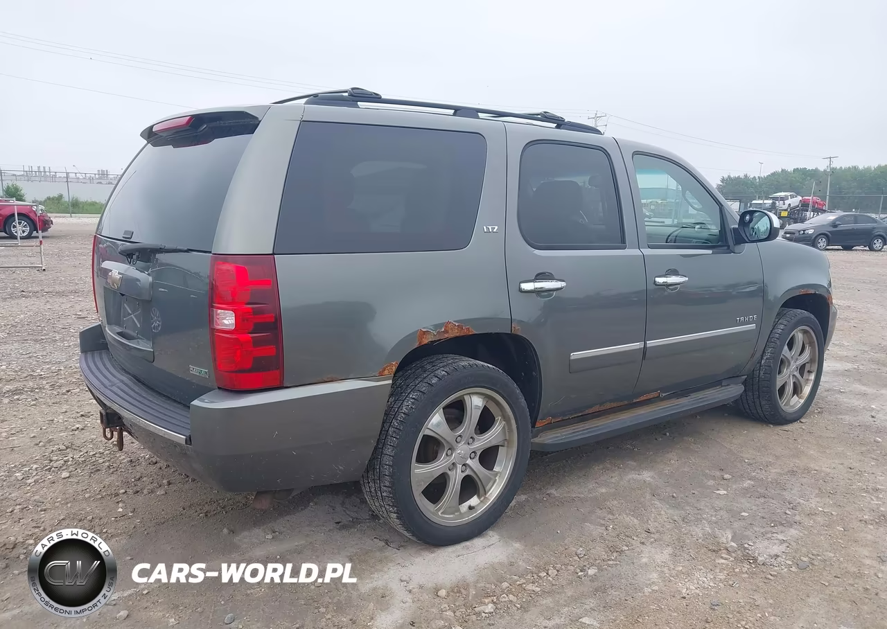 2011 Chevrolet Tahoe Ltz VIN:1GNSKCE03BR172042 - 4