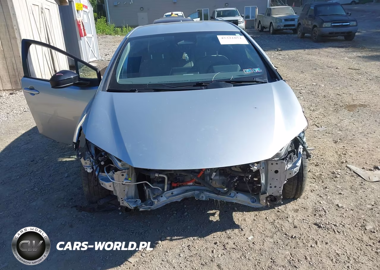 2024 Toyota Prius Le Awd-E VIN:JTDADABU4R3010511 - 6