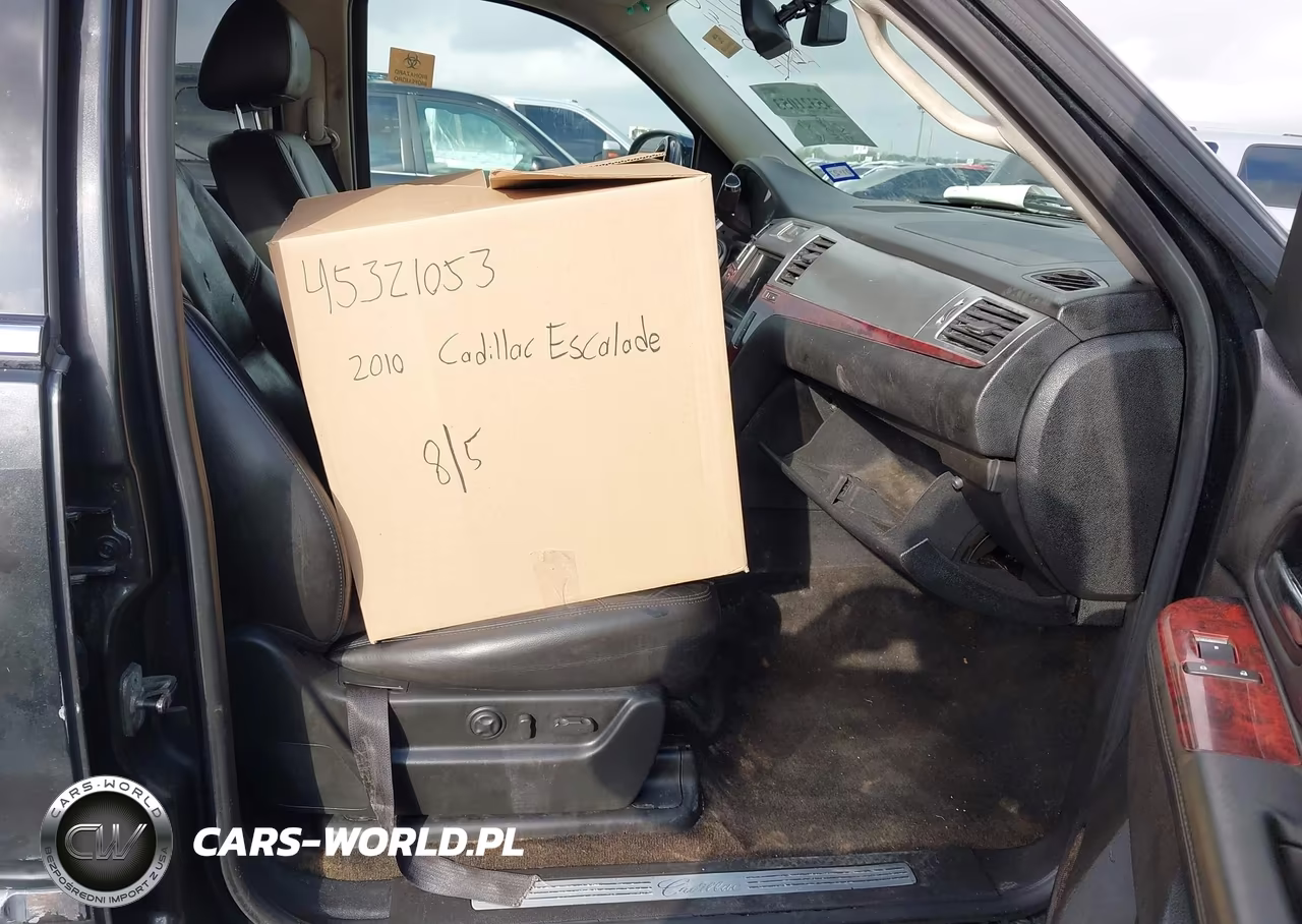 2010 Cadillac Escalade Premium VIN:1GYUCCEF8AR192993 - 5