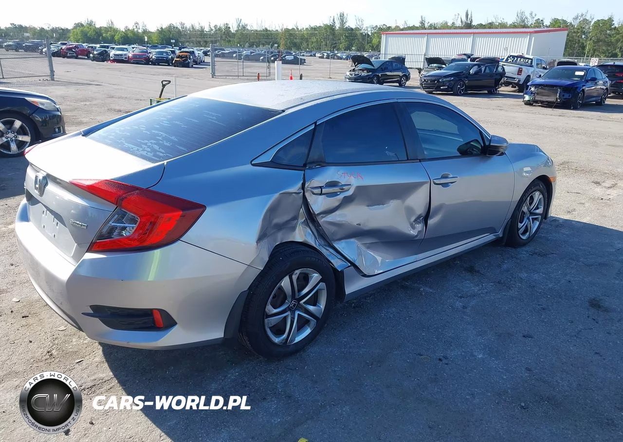 2018 Honda Civic Lx VIN:19XFC2F56JE002313 - 4