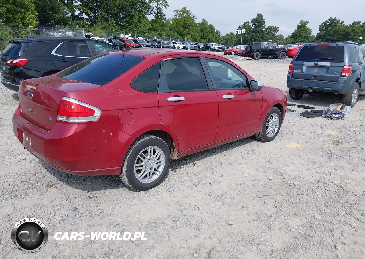 2010 Ford Focus Se VIN:1FAHP3FN8AW106008 - 4