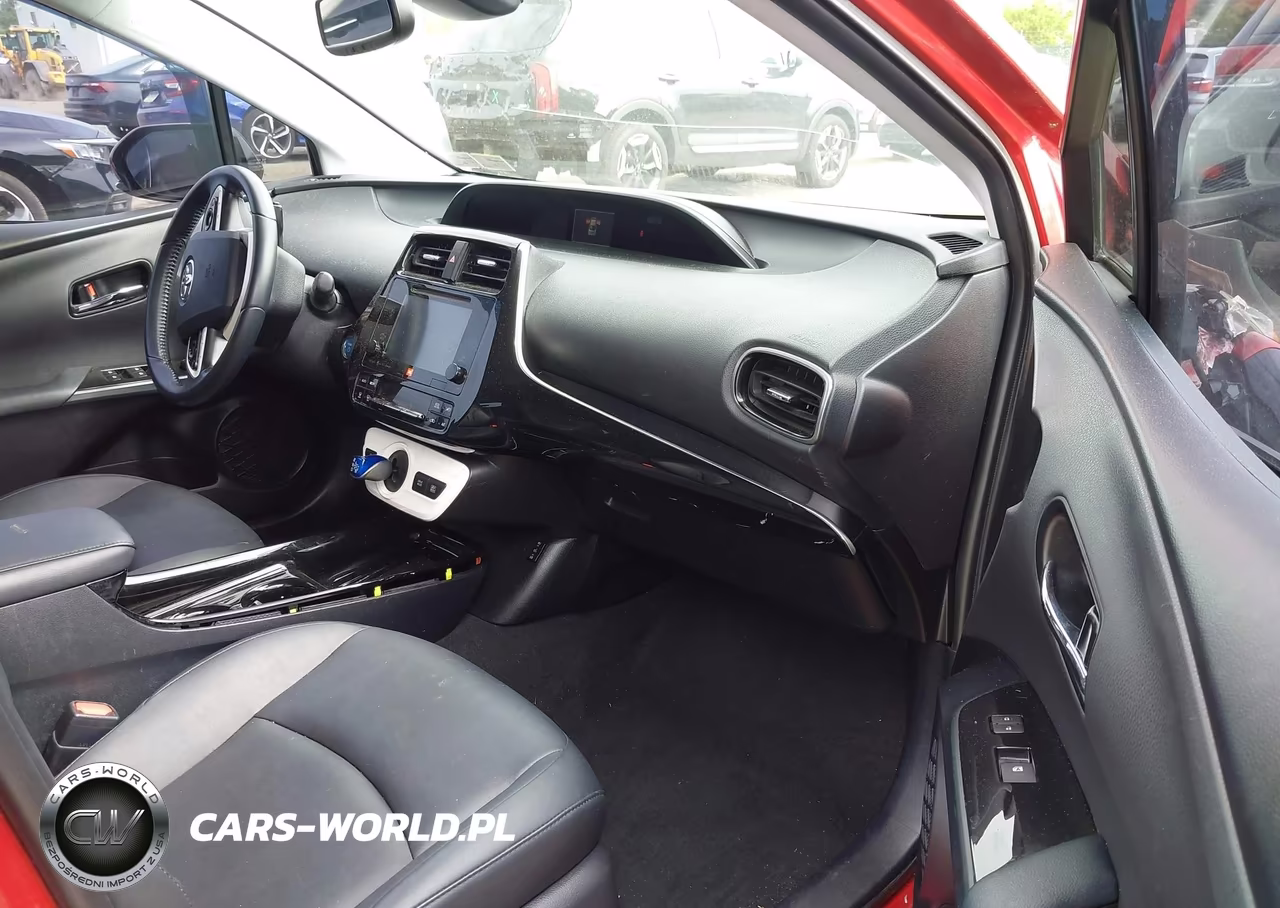 2017 Toyota Prius Four VIN:JTDKARFU3H3538884 - 5