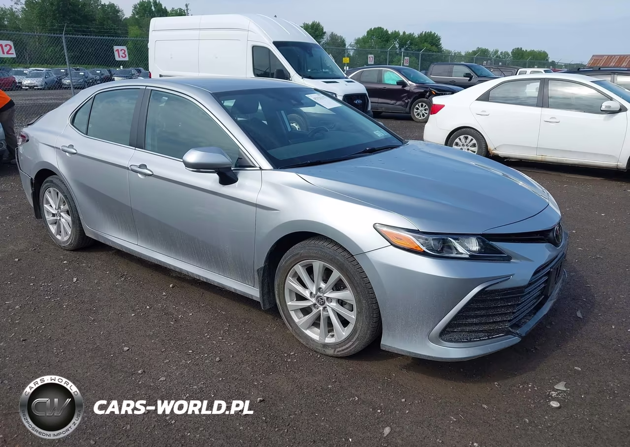 2021 Toyota Camry Le Awd – zdjęcie 1 z 17