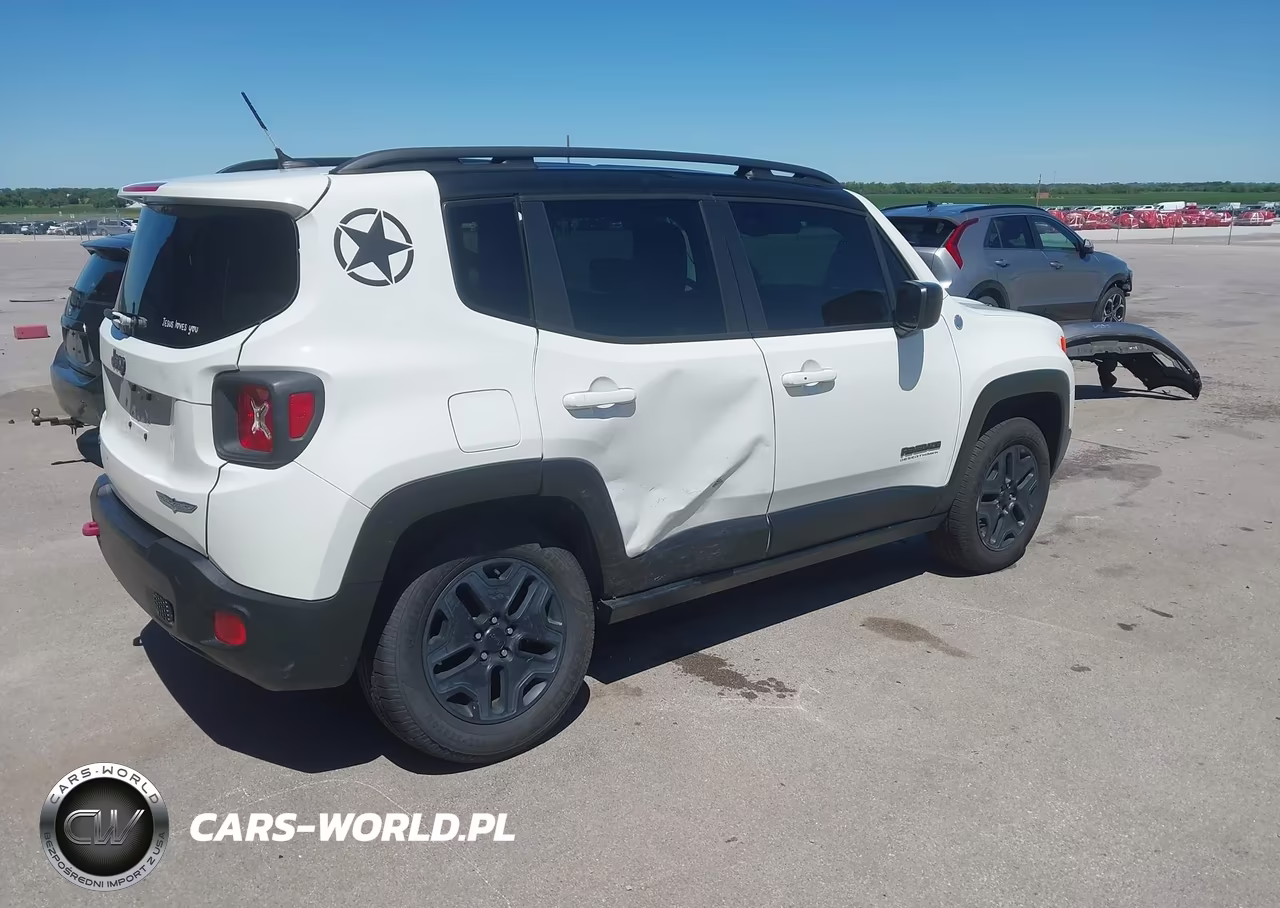 2017 Jeep Renegade Deserthawk 4X4 VIN:ZACCJBCB4HPF73900 - 4