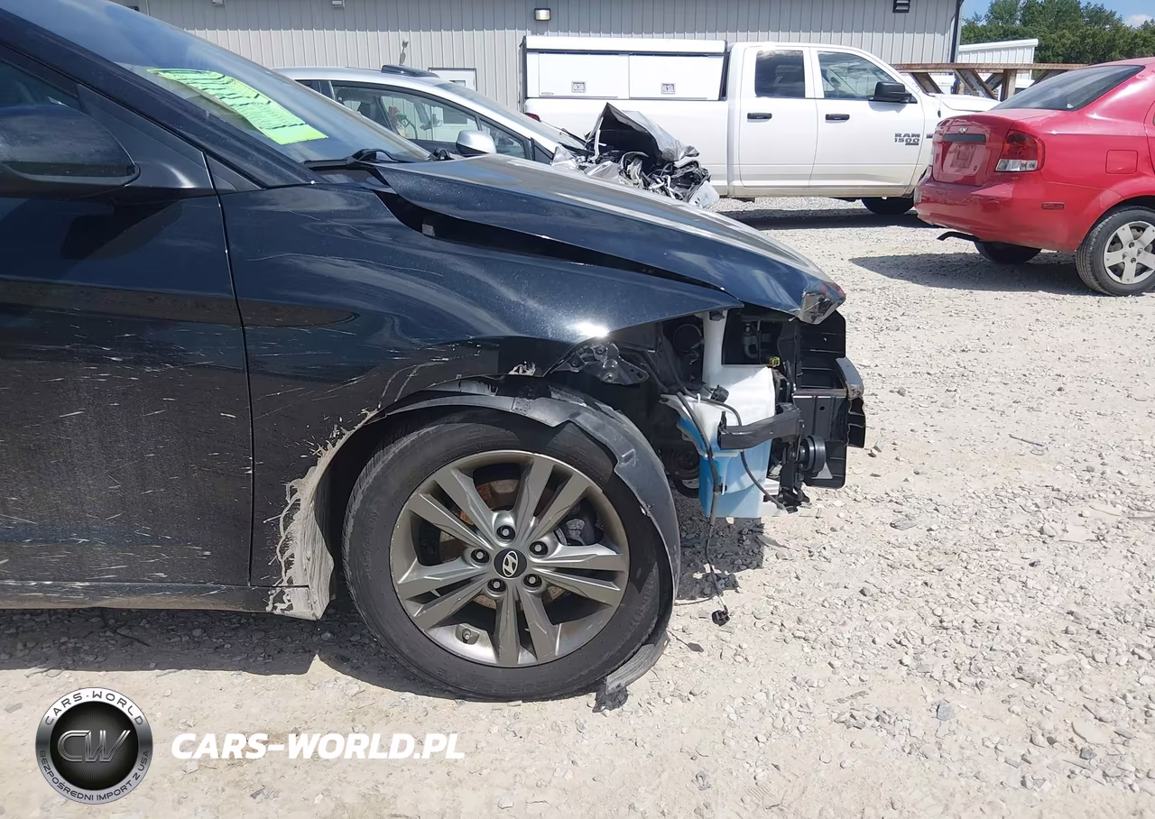 2018 Hyundai Elantra Value Edition VIN:5NPD84LF9JH266848 - 18