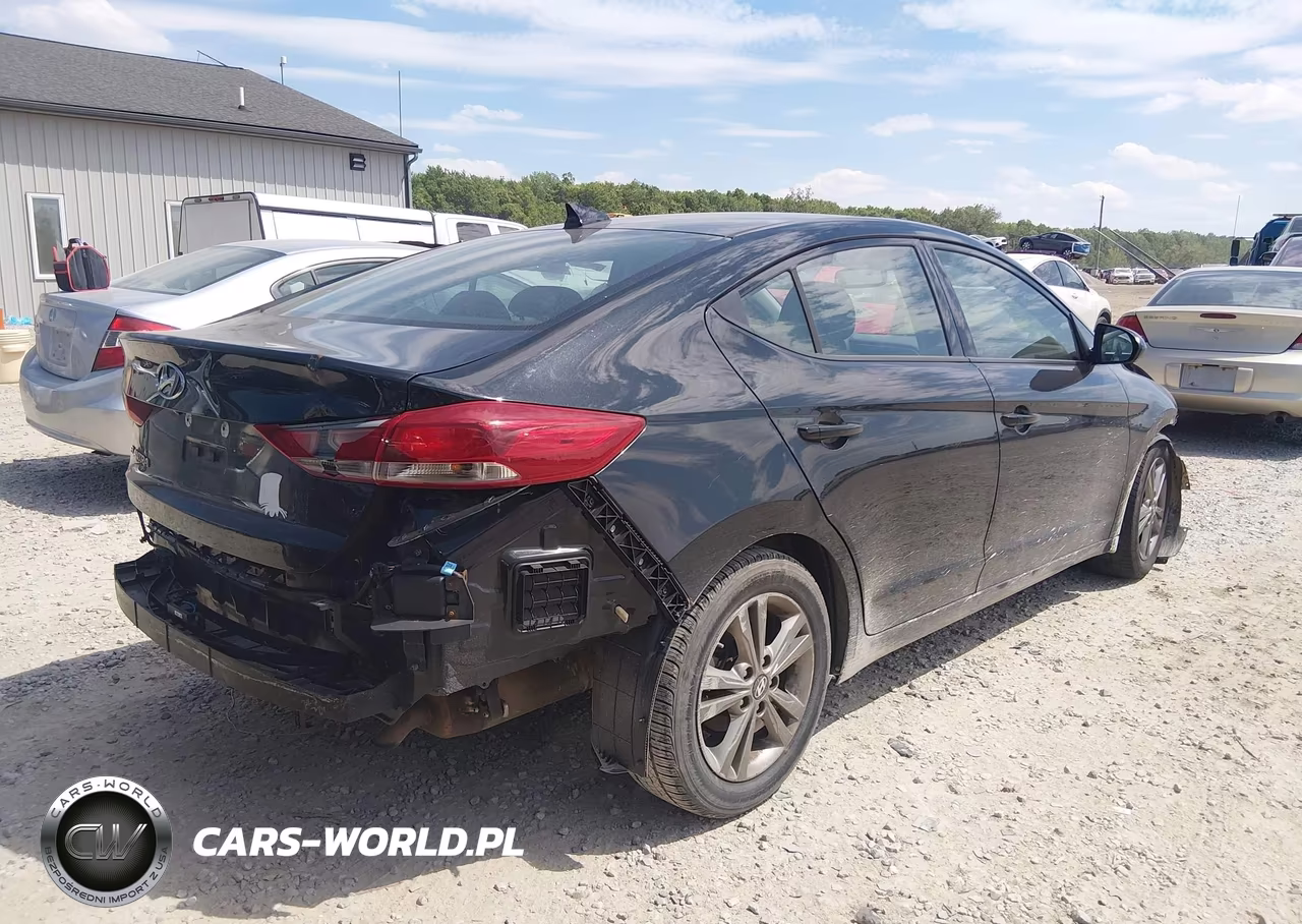 2018 Hyundai Elantra Value Edition VIN:5NPD84LF9JH266848 - 4
