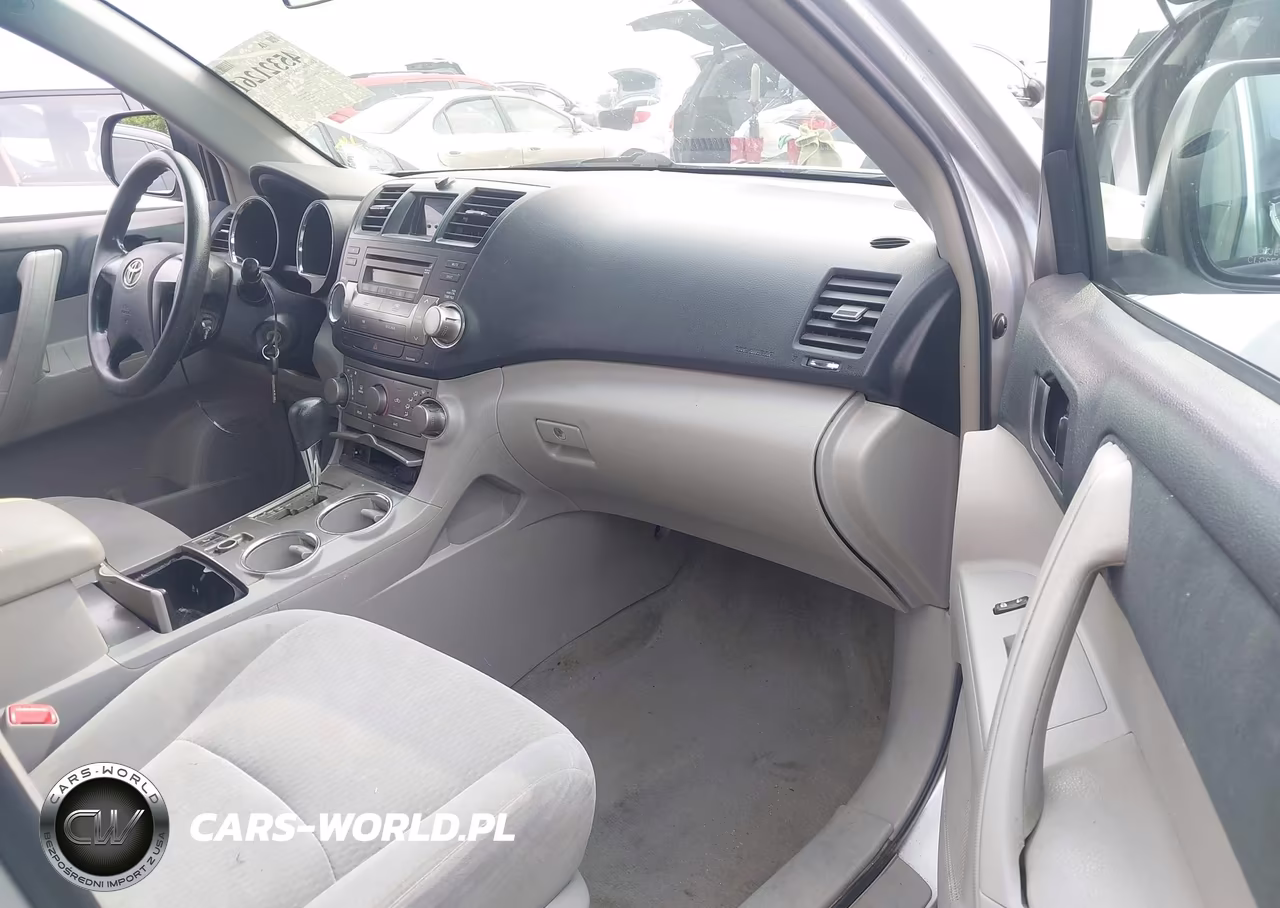 2010 Toyota Highlander Base V6 VIN:5TDBK3EH1AS012336 - 5