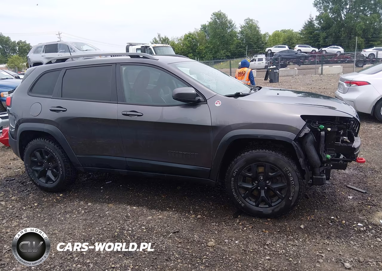 2018 Jeep Cherokee Trailhawk 4X4 VIN:1C4PJMBX5JD529936 - 14