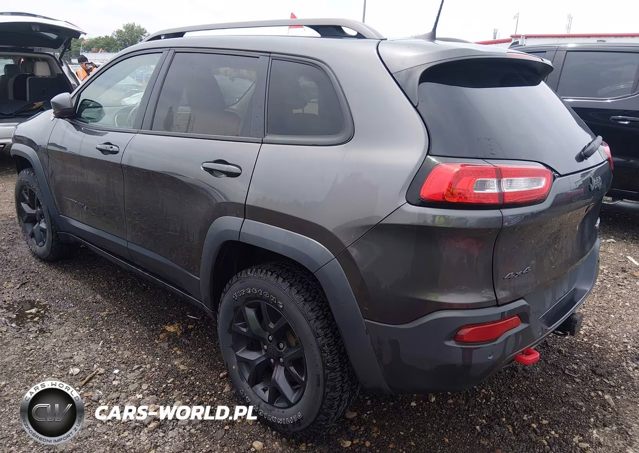 2018 Jeep Cherokee Trailhawk 4X4 VIN:1C4PJMBX5JD529936 - 3