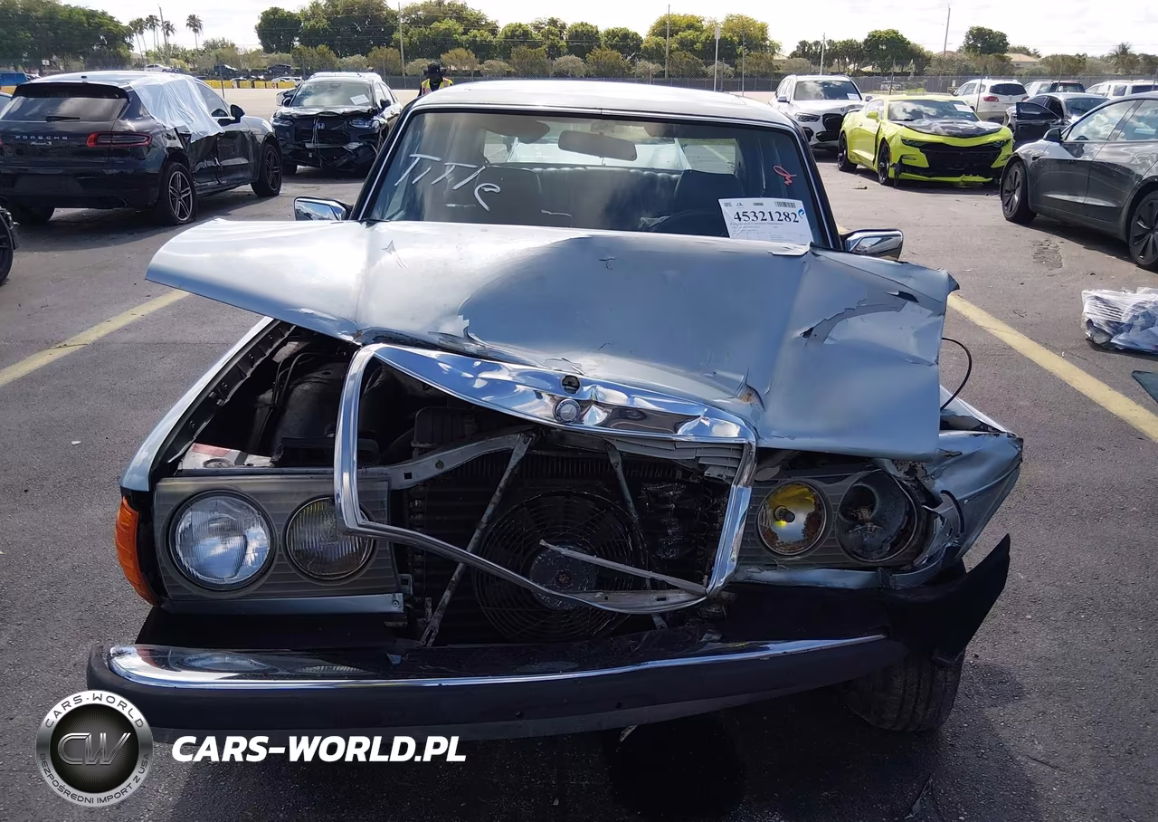 1982 Mercedes-Benz 240 D VIN:WDBAB23A2CB338375 - 11