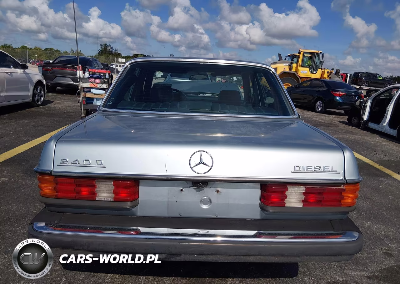 1982 Mercedes-Benz 240 D VIN:WDBAB23A2CB338375 - 15