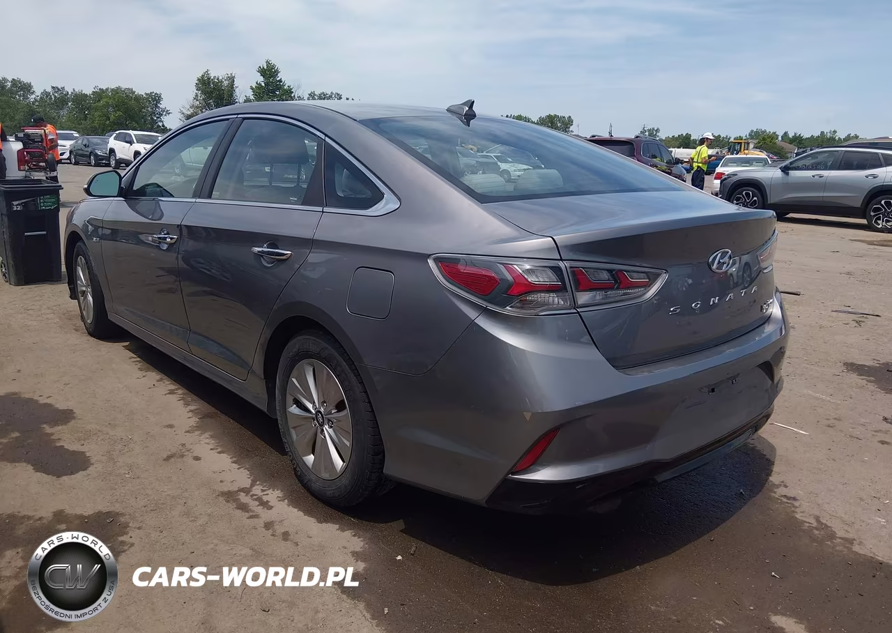 2018 Hyundai Sonata Hybrid Se VIN:KMHE24L30JA082932 - 3
