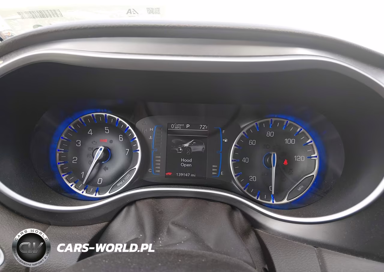 2017 Chrysler Pacifica Touring VIN:2C4RC1DG8HR831176 - 7