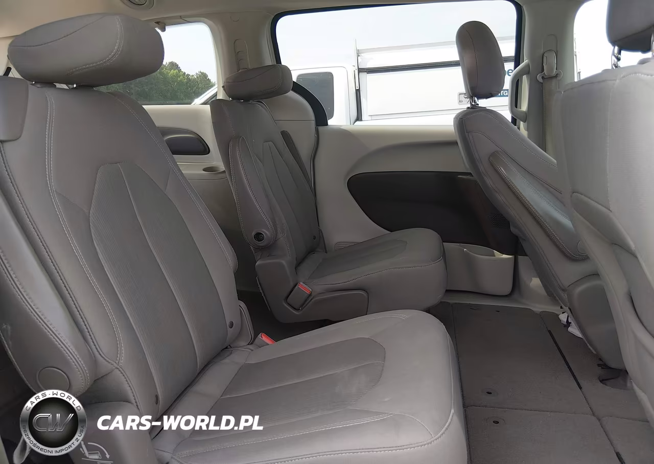 2017 Chrysler Pacifica Touring VIN:2C4RC1DG8HR831176 - 8