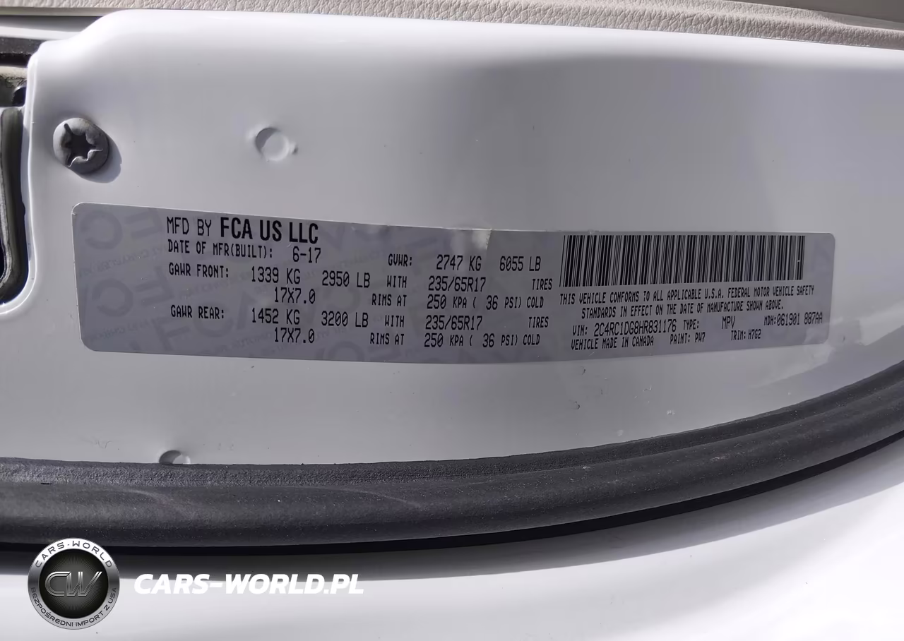 2017 Chrysler Pacifica Touring VIN:2C4RC1DG8HR831176 - 9