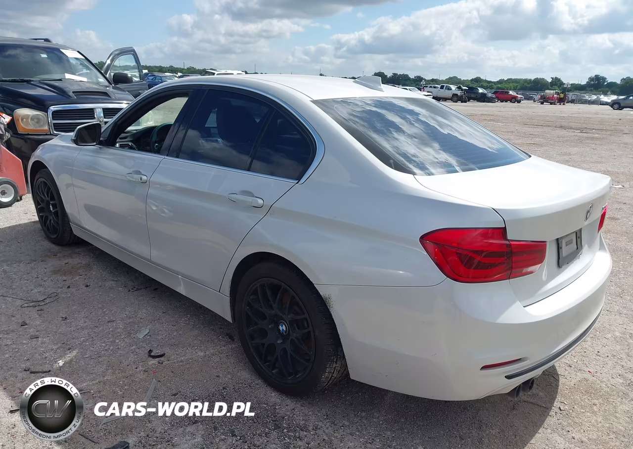 2018 BMW 330I VIN:WBA8B9C52JK677093 - 3