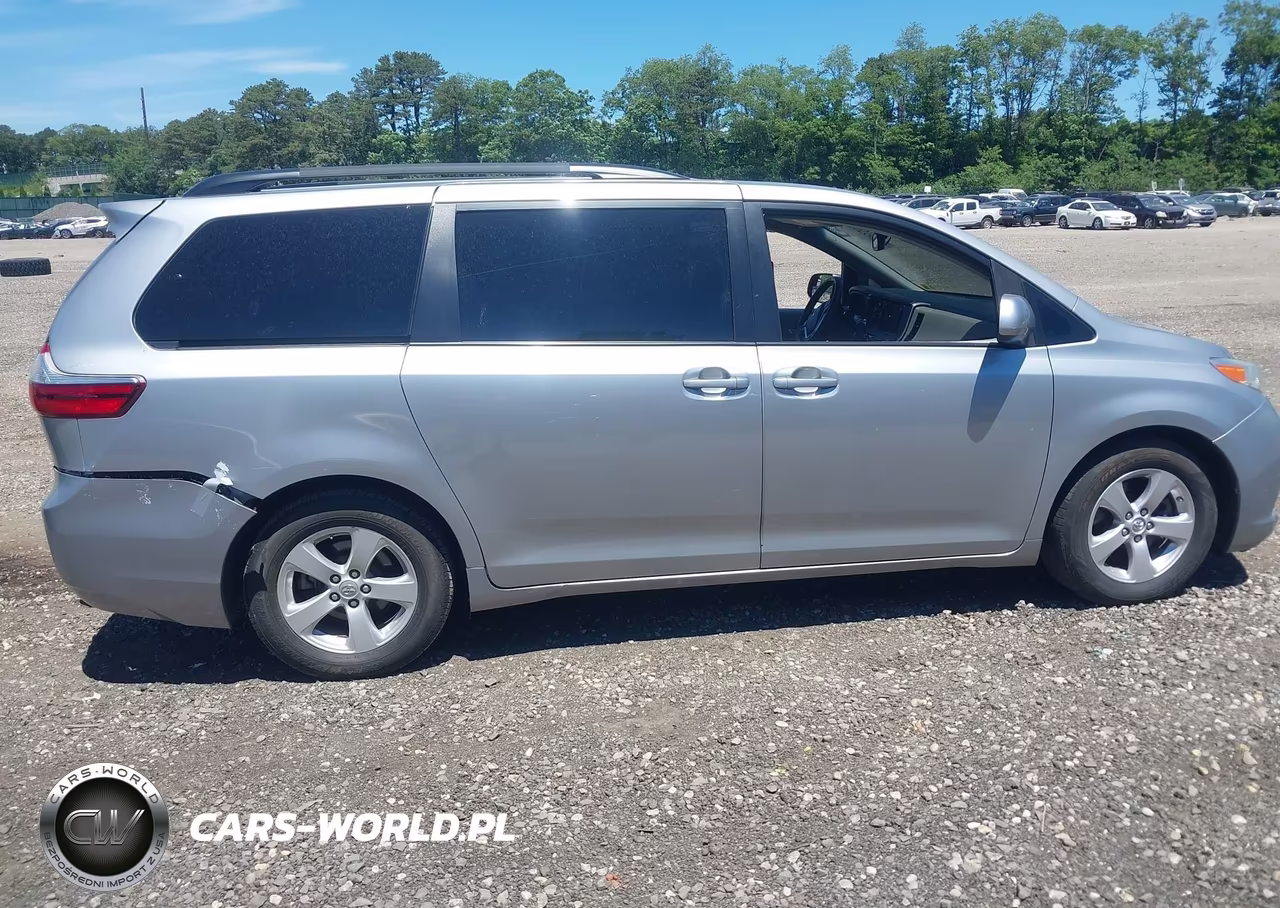2016 Toyota Sienna Le 8 Passenger VIN:5TDKK3DC1GS719743 - 13