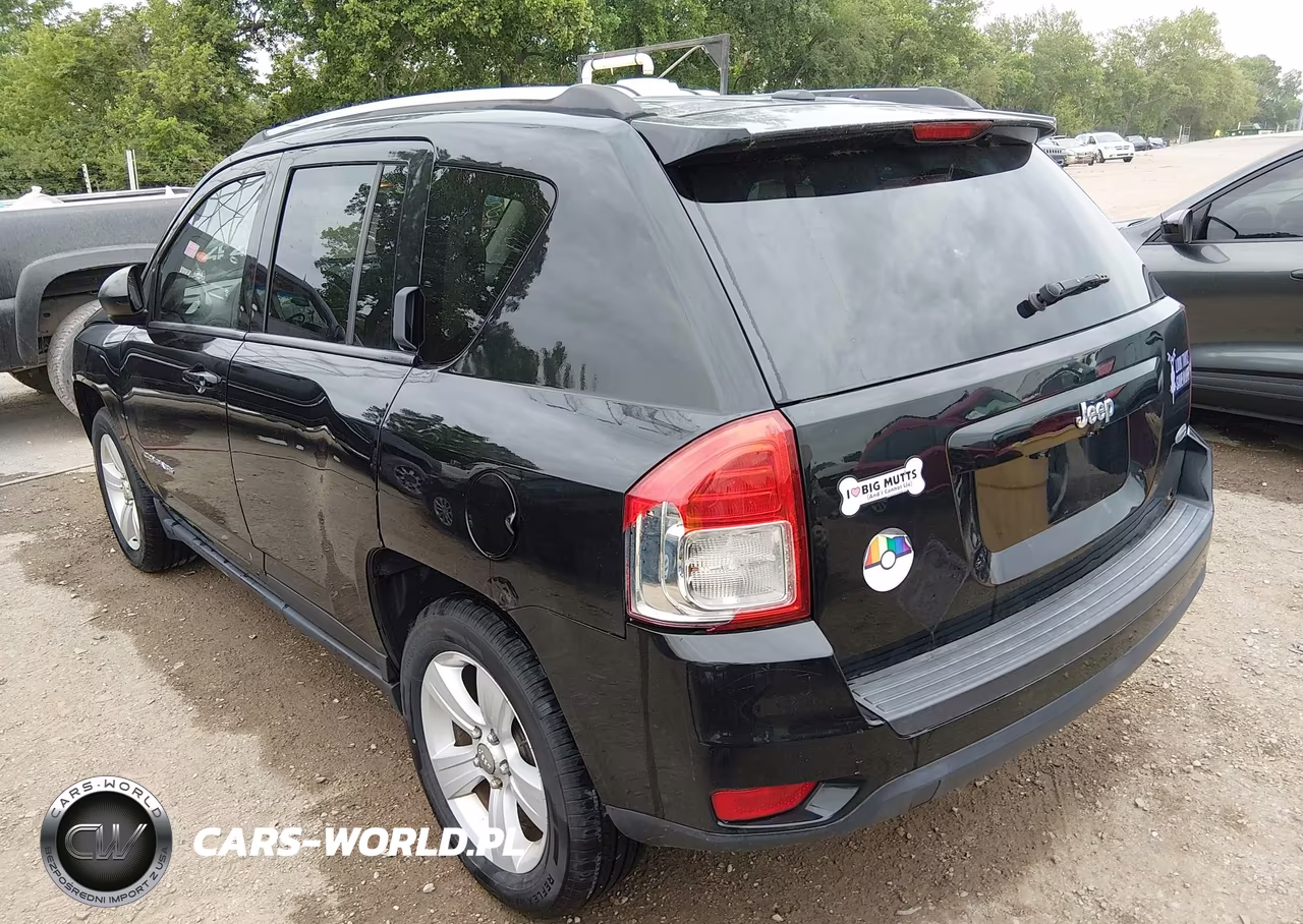 2013 Jeep Compass Latitude VIN:1C4NJCEB3DD197145 - 3