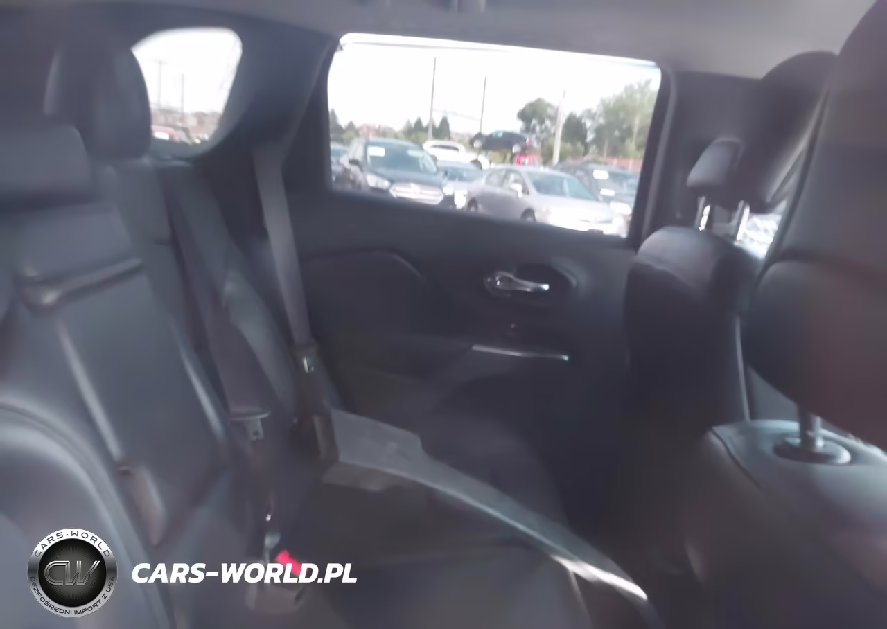 2019 Jeep Cherokee Limited 4X4 VIN:1C4PJMDX4KD156046 - 8