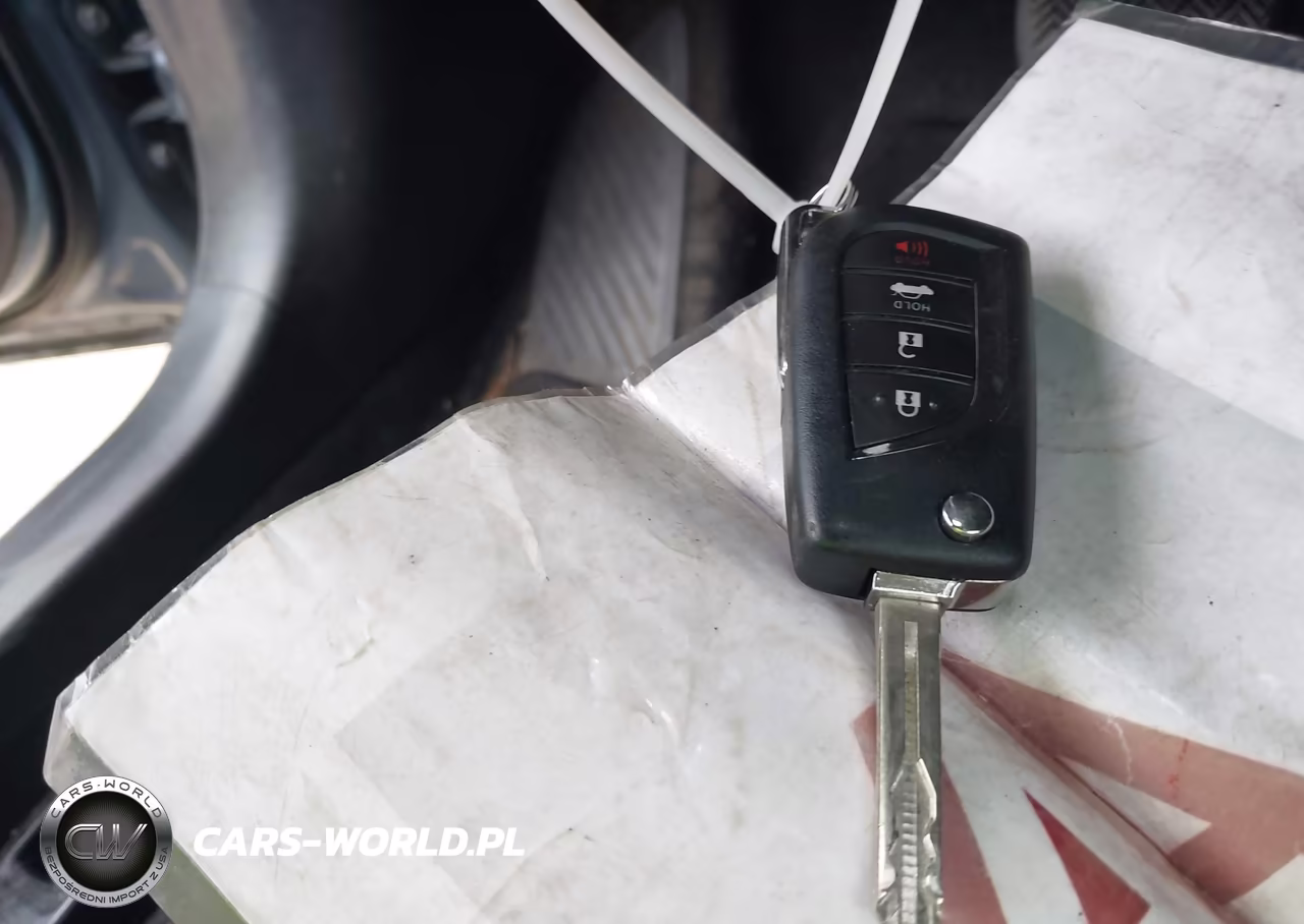 2020 Toyota Corolla Le VIN:5YFEPRAE9LP102178 - 11