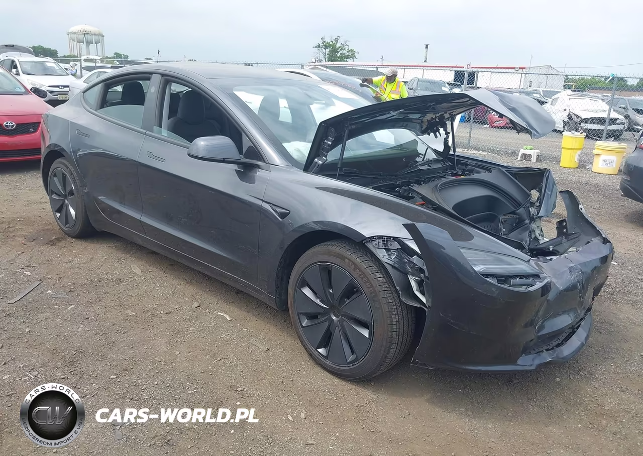 2025 Tesla Model 3 Long Range Rear-Wheel Drive-Standard Rear-Wheel Drive – zdjęcie 1 z 14