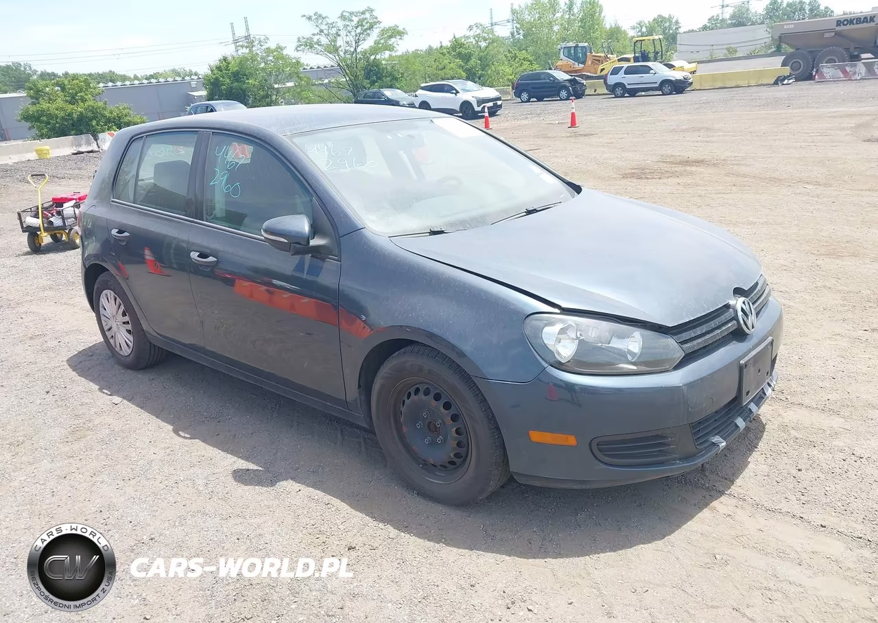 2013 Volkswagen Golf 2.5L 4-Door