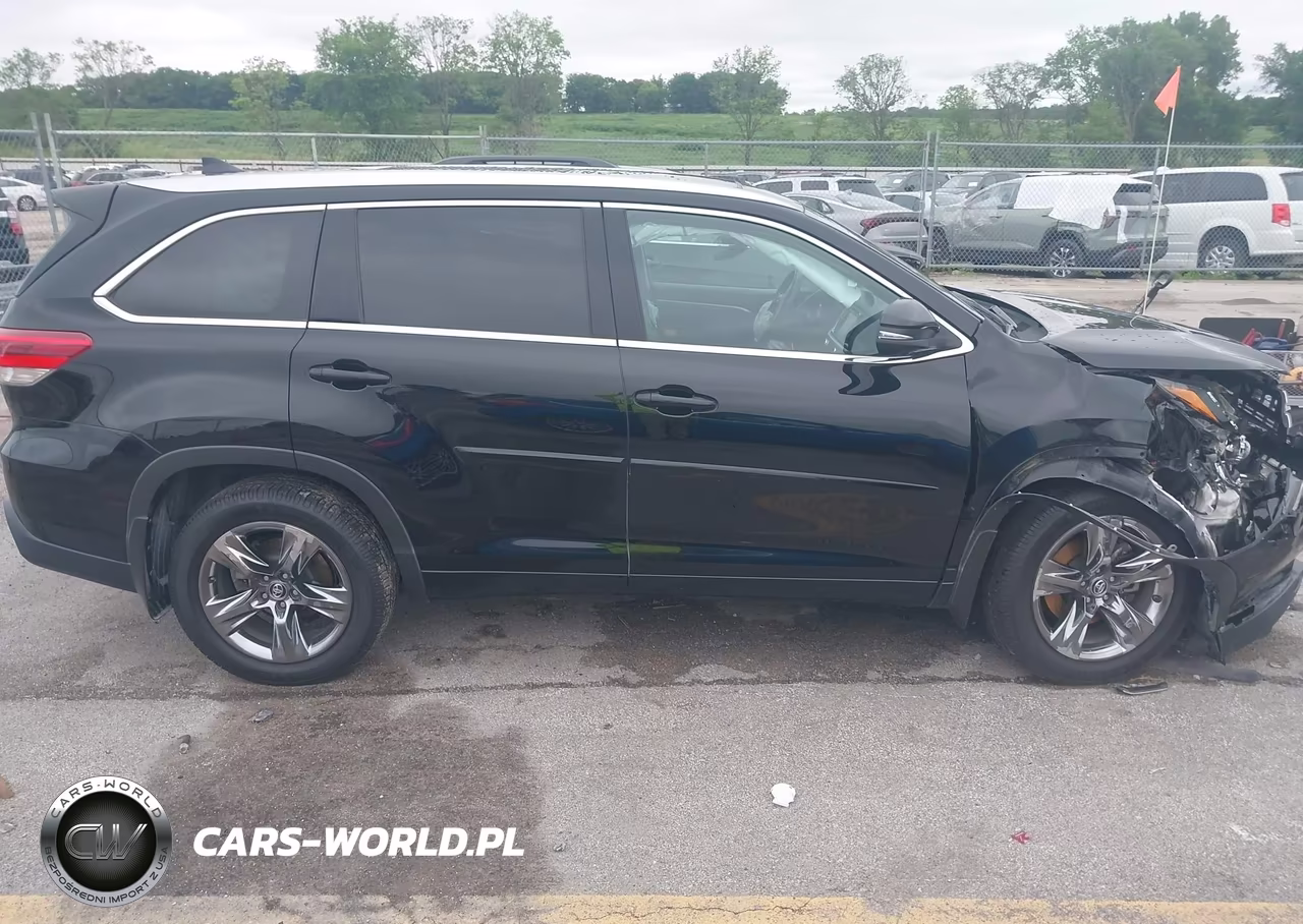 2019 Toyota Highlander Limited Platinum VIN:5TDDZRFH1KS722408 - 13