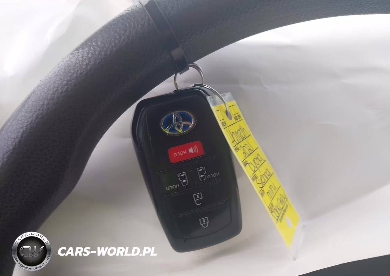 2021 Toyota Sienna Le VIN:5TDKSKFC0MS008182 - 11