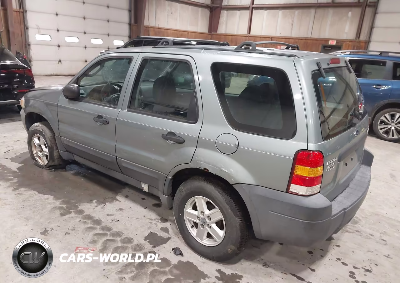 2005 Ford Escape Xls VIN:1FMYU92Z95KA55660 - 3