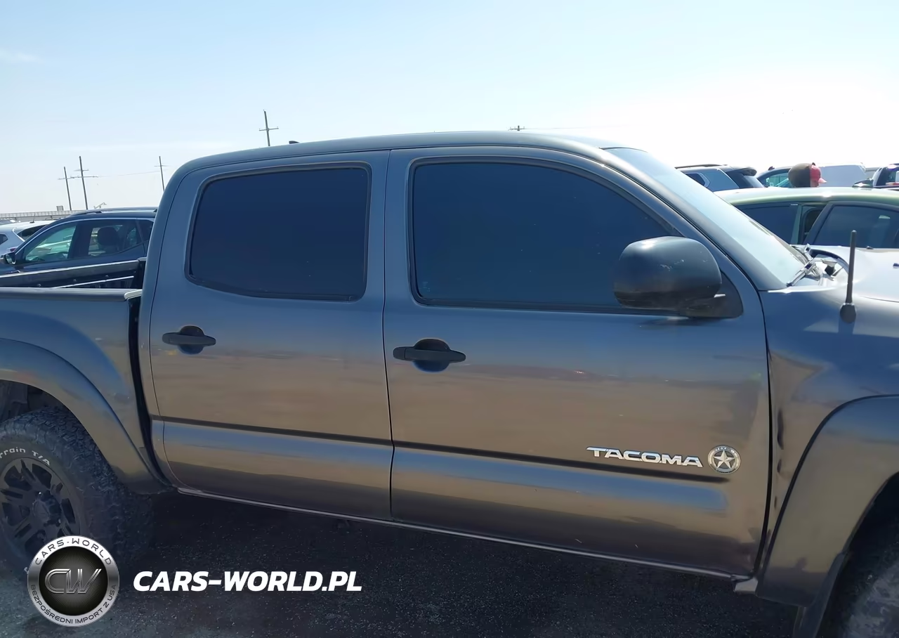 2015 Toyota Tacoma Base V6 VIN:5TFLU4EN1FX142158 - 14