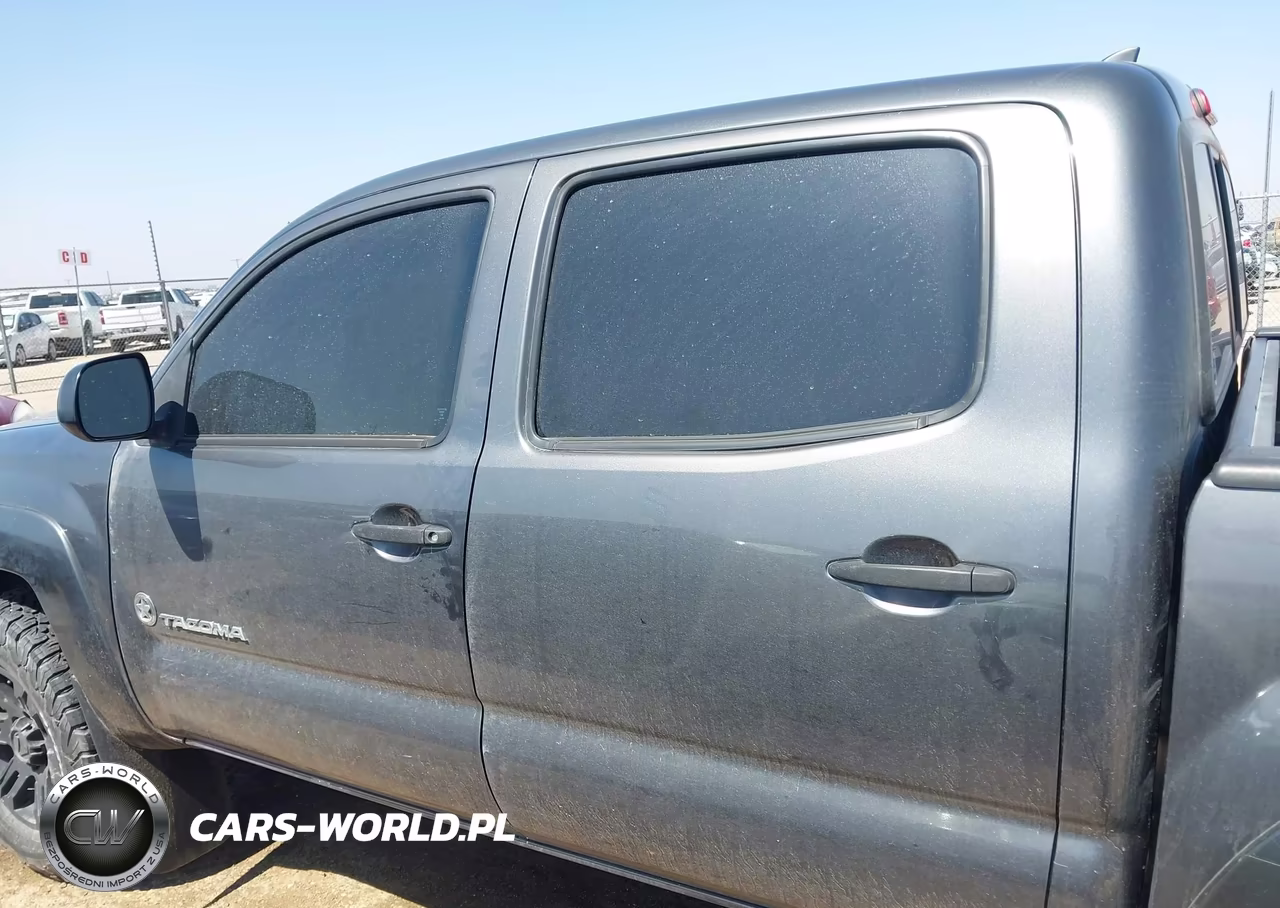2015 Toyota Tacoma Base V6 VIN:5TFLU4EN1FX142158 - 15