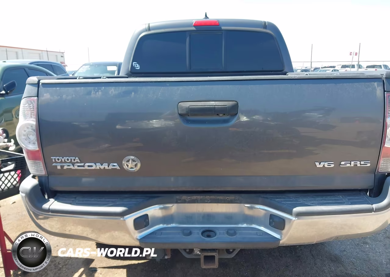 2015 Toyota Tacoma Base V6 VIN:5TFLU4EN1FX142158 - 17